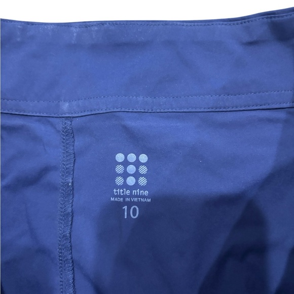 Title Nine 4” Incrediboardie Mid Rise Blue Boardshorts Size 10 - Picture 5 of 10